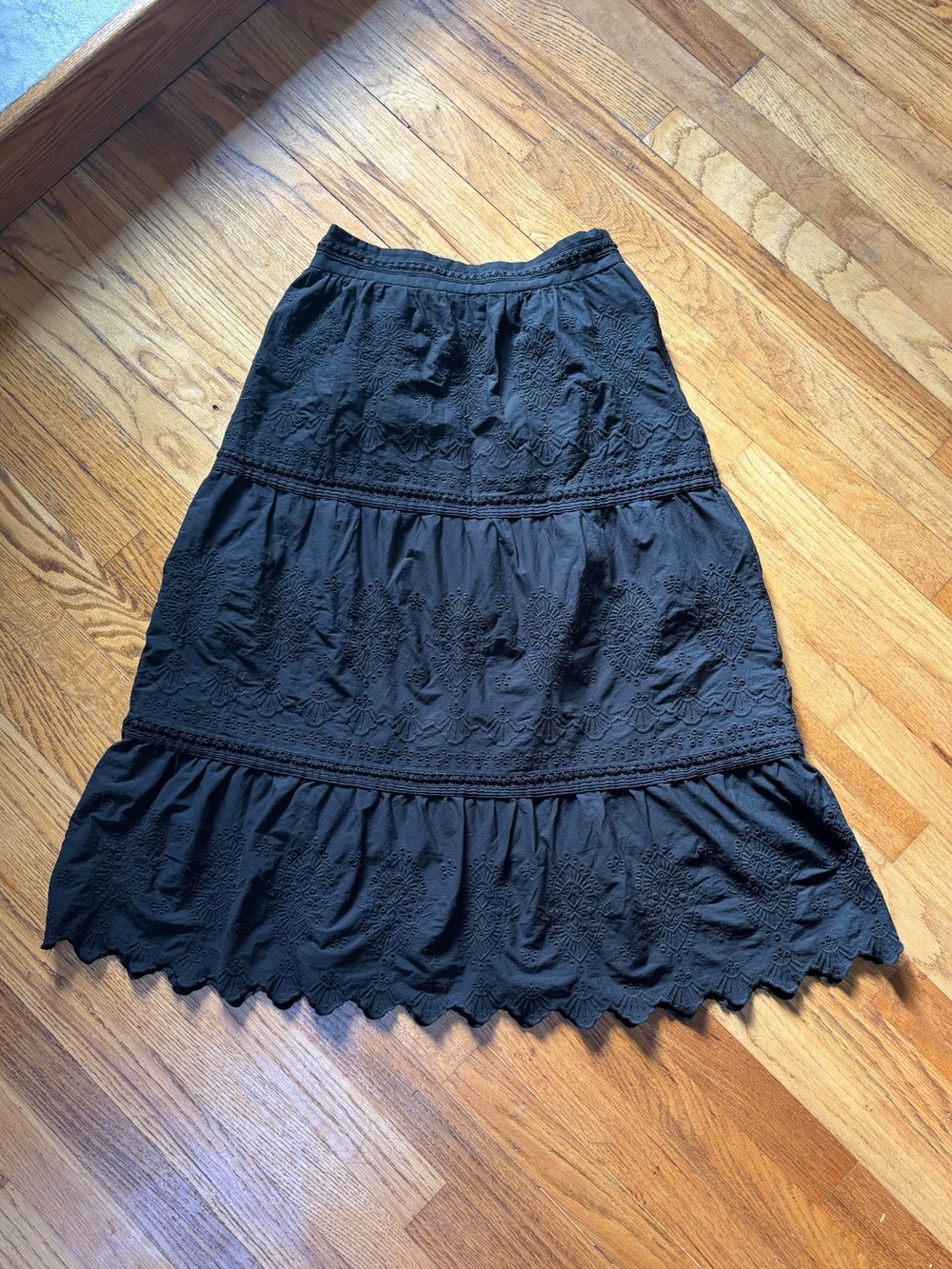 Jason Wu black midi skirt with eyelet lace detailing and scalloped hem size S